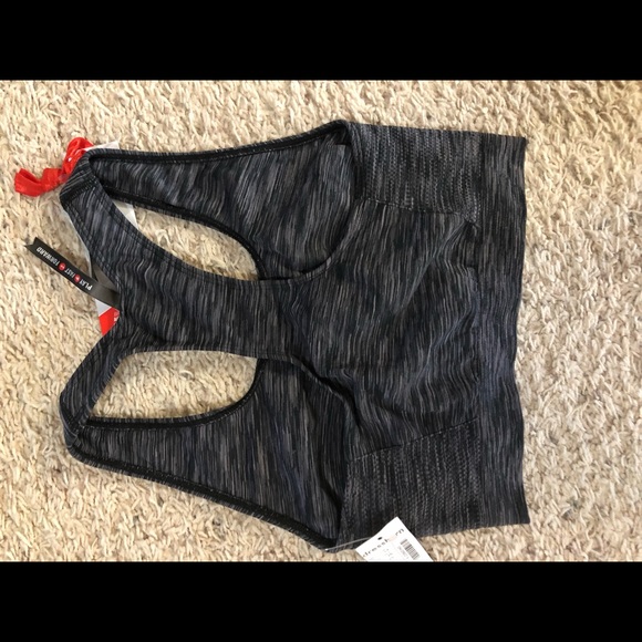 Brand new sports bra - Picture 2 of 3